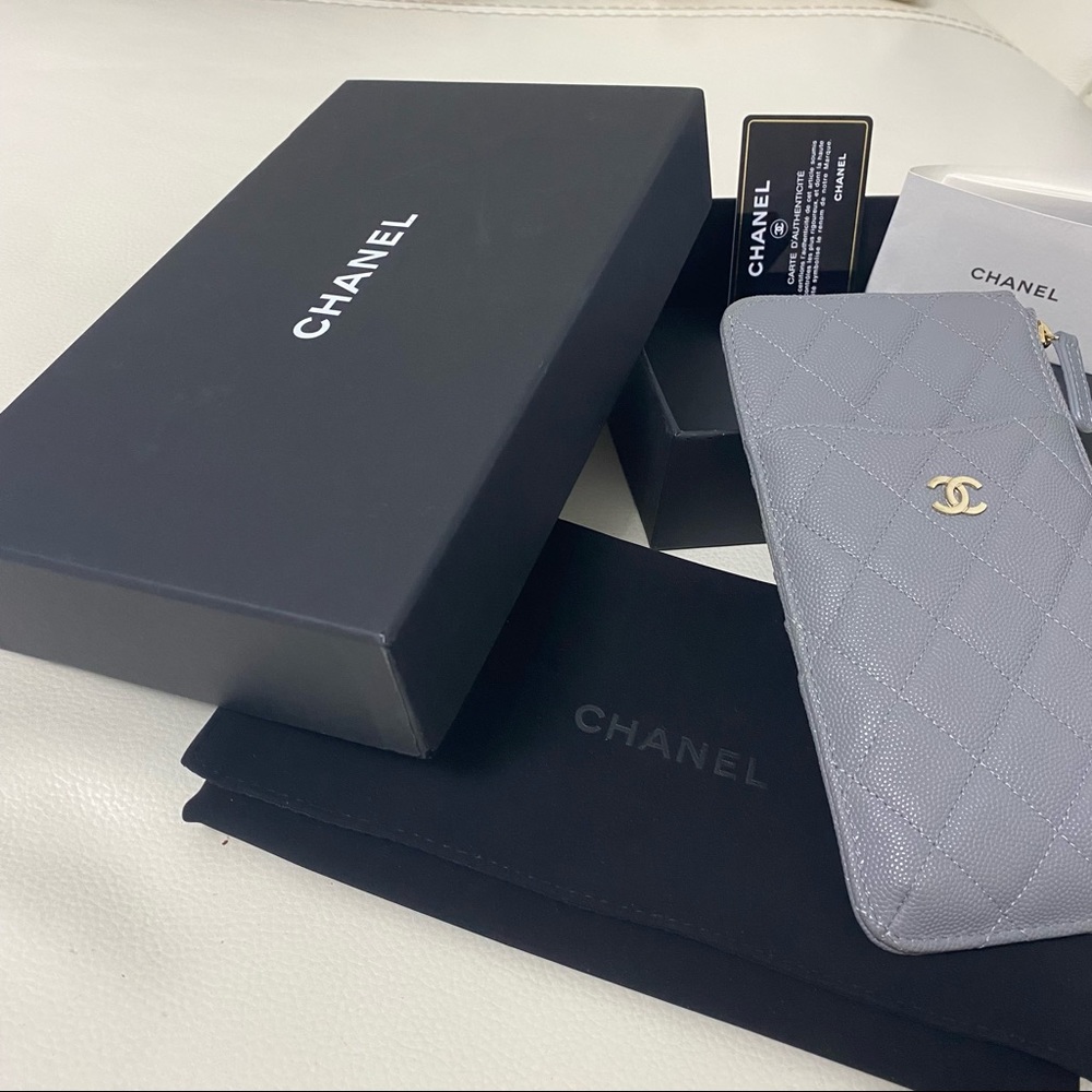 Chanel Phone Card Holder Pouch Interlocking CC logo Zipper Wallet Cute Elegant - Picture 16 of 17